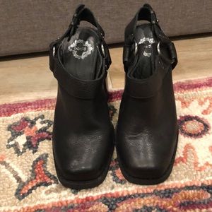 Ecote sling back bootie